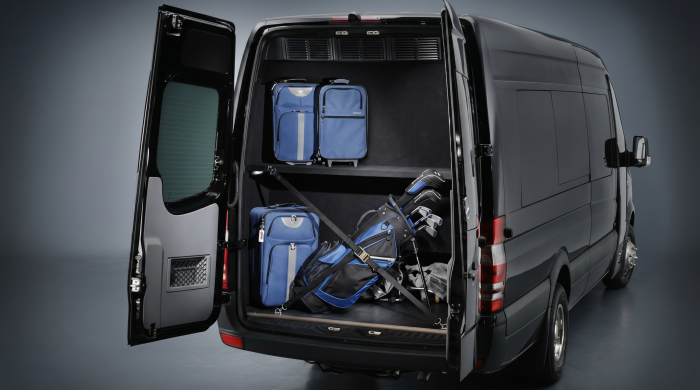 Firefly_Gemini-Flash_Show-both-luggage-and-secured-golf-bag-with-clubs-in-the-back-of-the-van.-549235-scaled